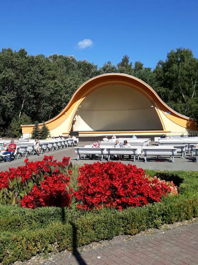 Apartament Bursztyn 2 Lägenhet Świnoujście Exteriör bild